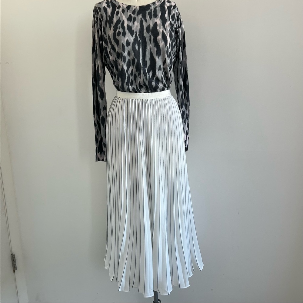 NWT The White Company Pleated white skirt - Picture 2 of 10